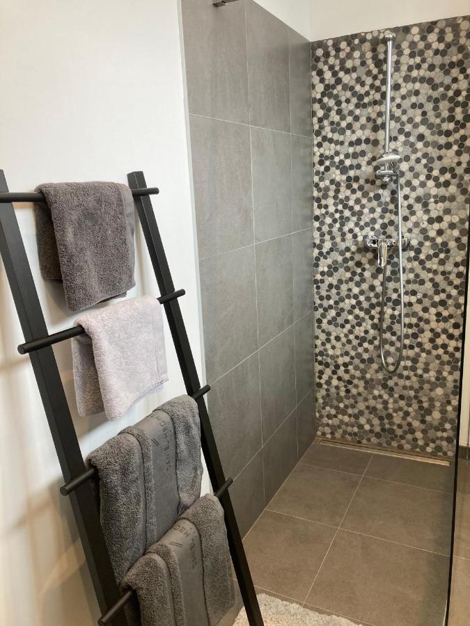 Les Duplex De La Place Des Ecoles Spa