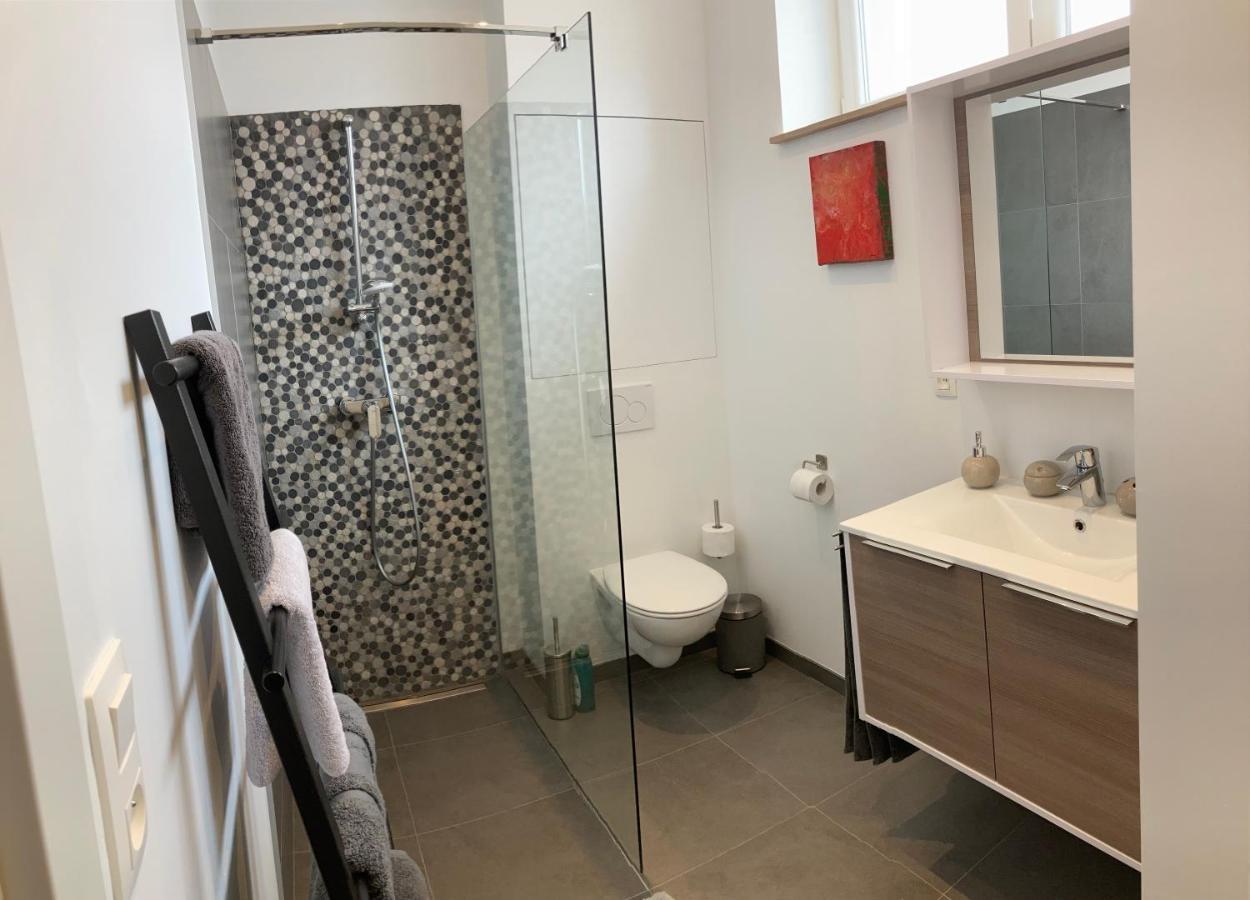 Les Duplex De La Place Des Ecoles Apartment *