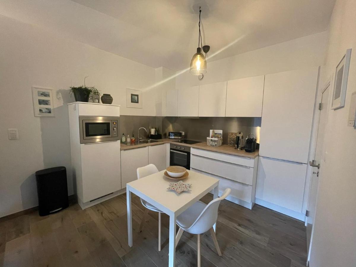 Les Duplex De La Place Des Ecoles Spa