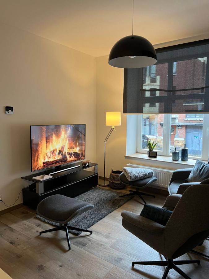 Les Duplex De La Place Des Ecoles Apartment *