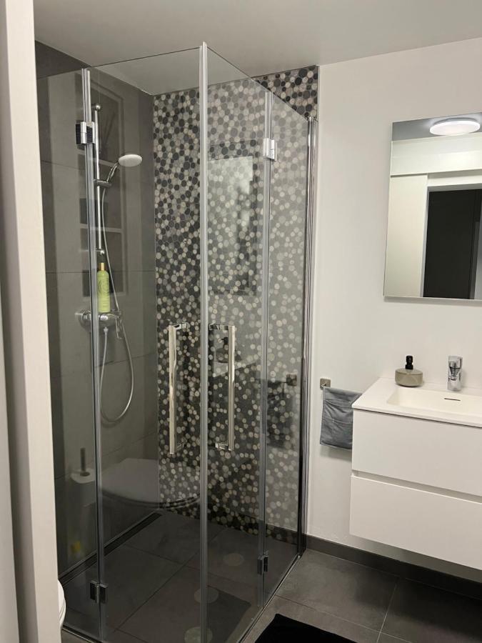 Apartment Les Duplex De La Place Des Ecoles Spa